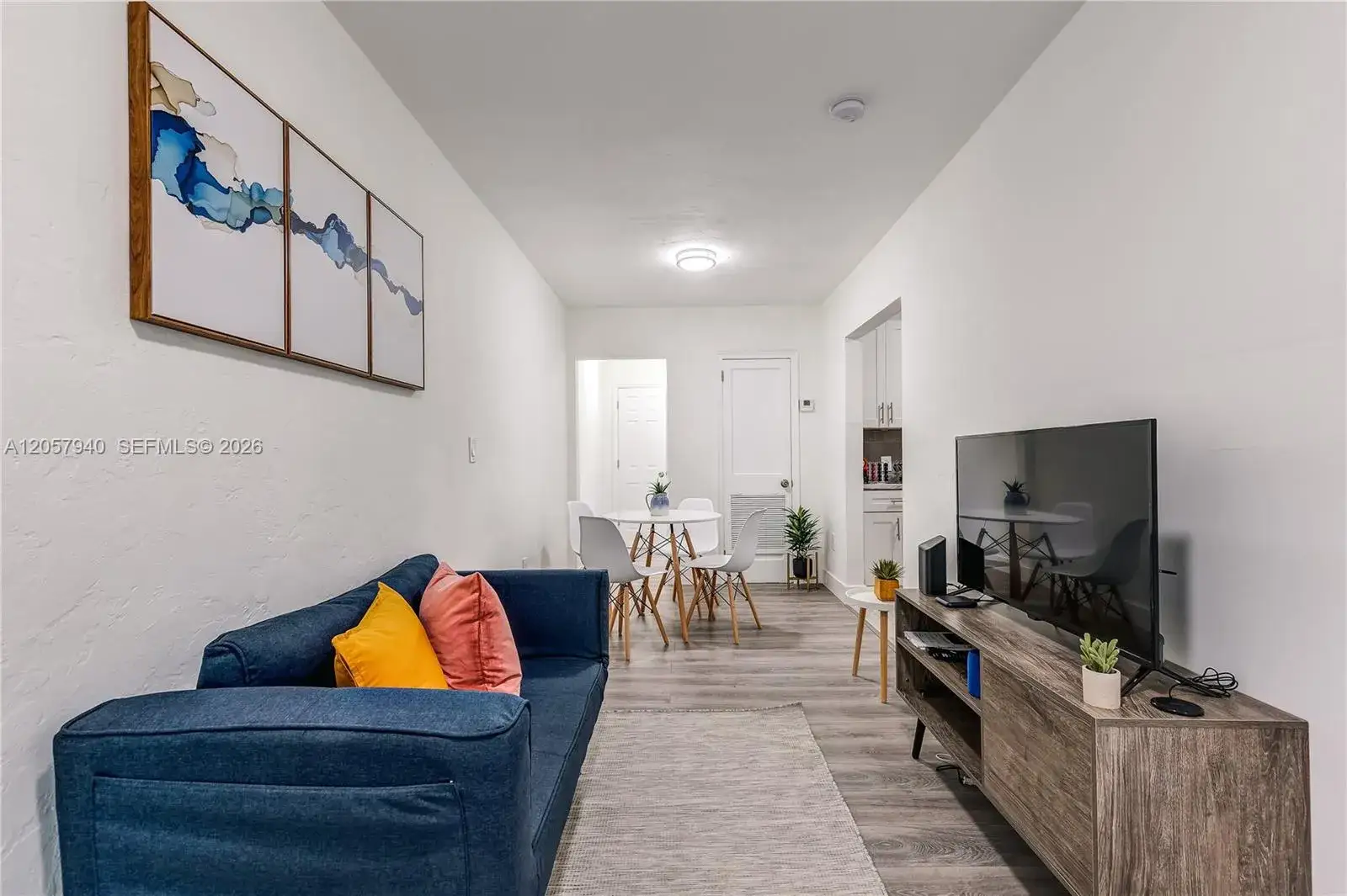 2 bedroom 1 bath Residential Lease for rent at 327 NE 55th St, Miami FL 33137