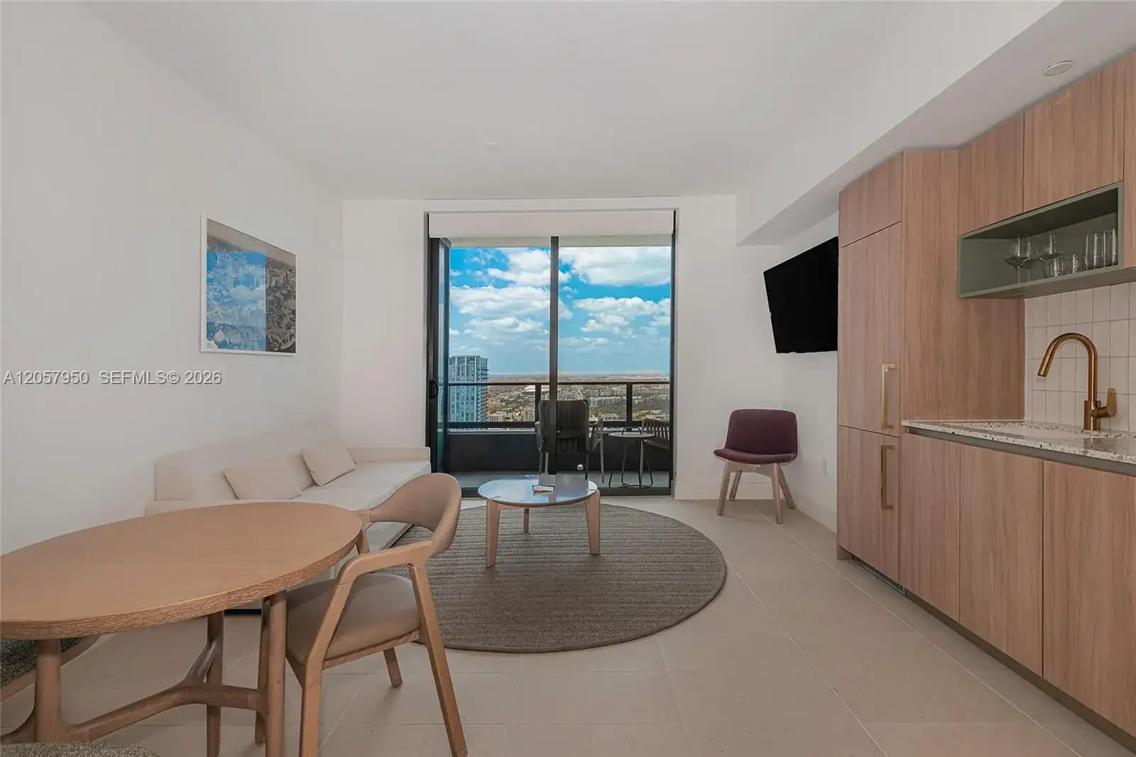 1 bedroom 1 bath Residential Lease for rent at 398 NE 5th St # 4003, Miami FL 33132