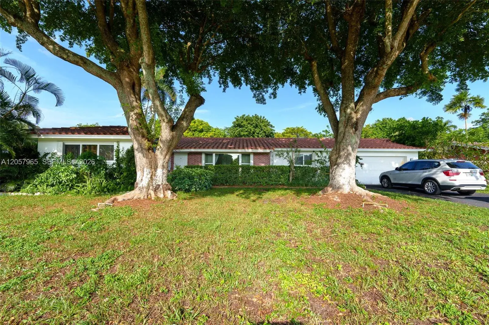 3 bedroom 2 bath Residential Lease for rent at 740 Ridgewood Ln, Plantation FL 33317