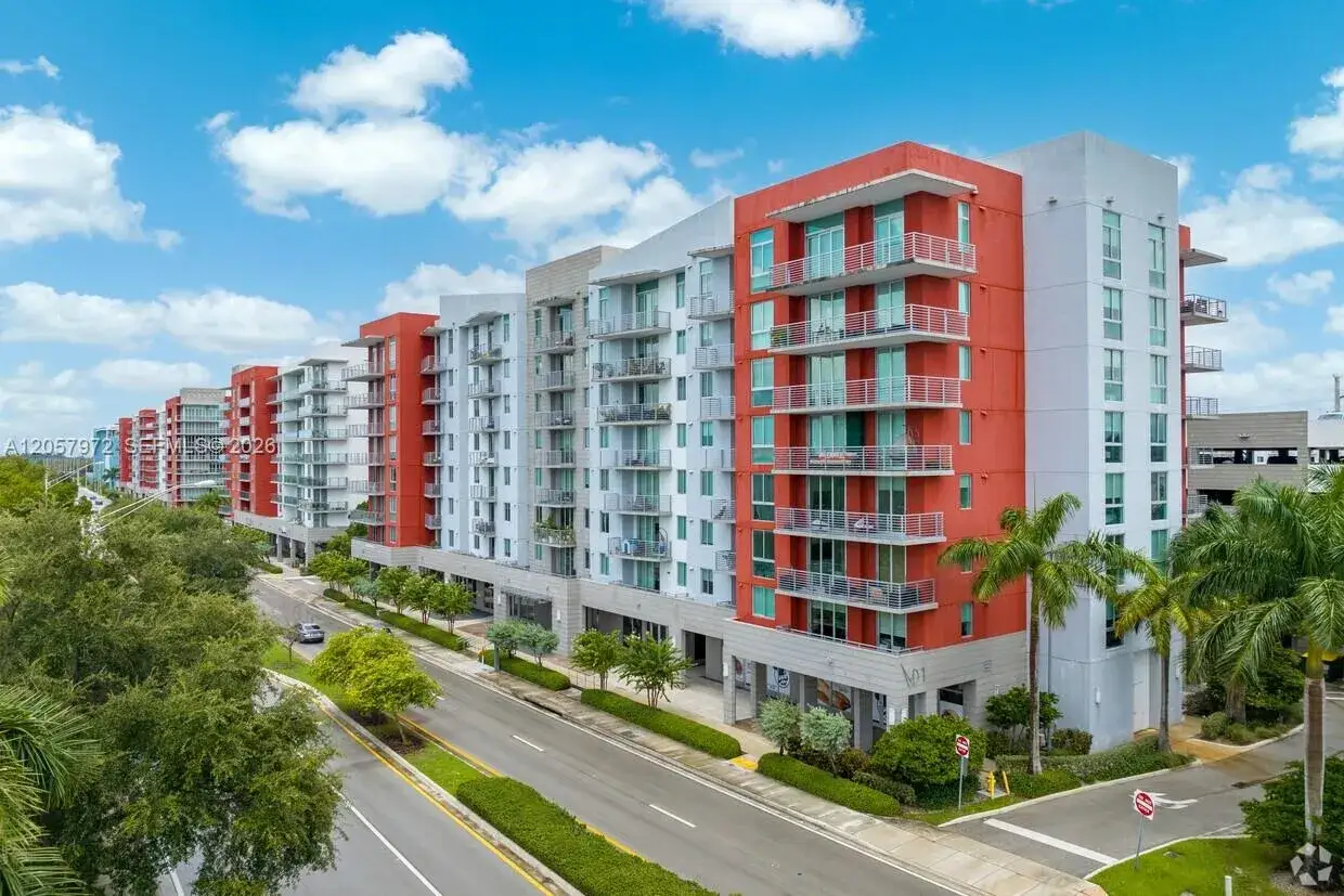 1 bedroom 1 bath Residential Lease for rent at 7661 NW 107th Ave # 513, Doral FL 33178