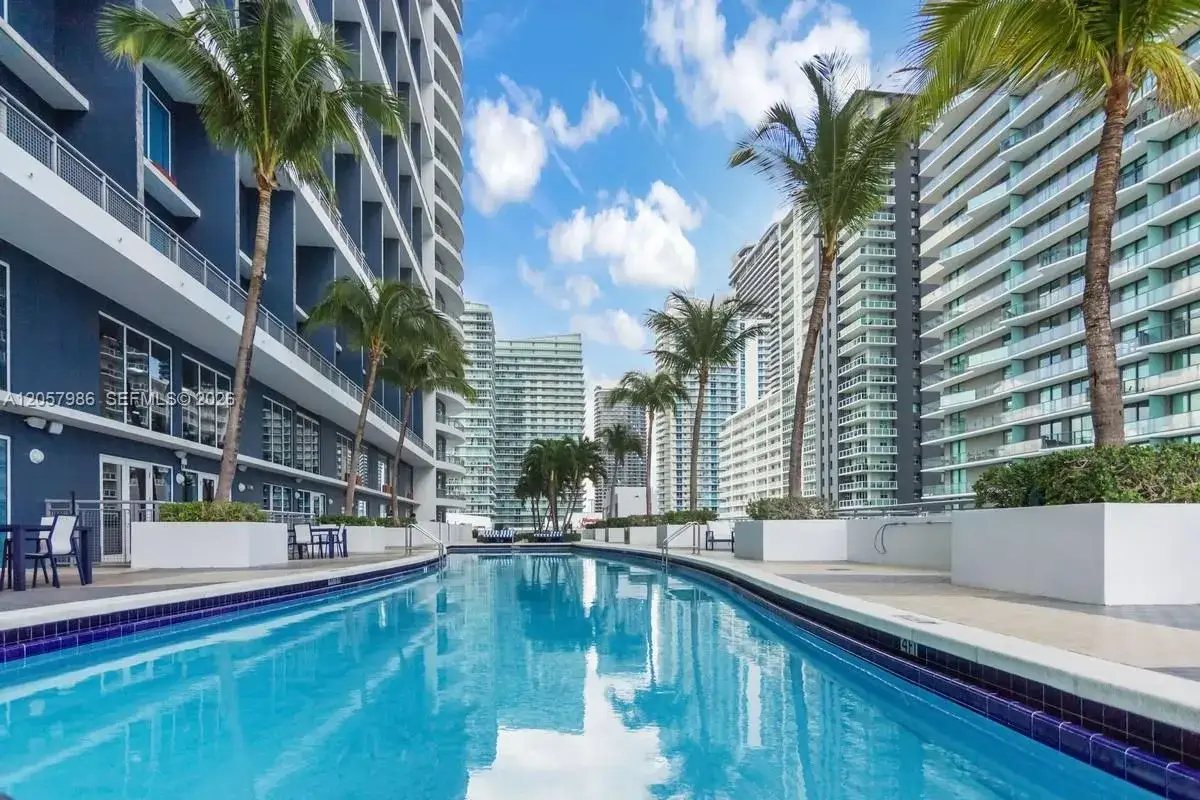 1 bedroom 1 bath Residential Lease for rent at 60 SW 13th St # 3022, Miami FL 33130