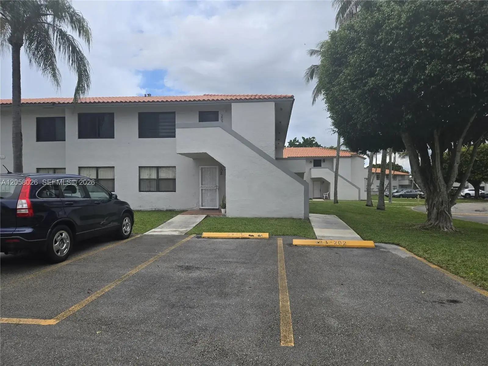3 bedroom 2 bath Residential Lease for rent at 14835 SW 80th St # 6, Miami FL 33193