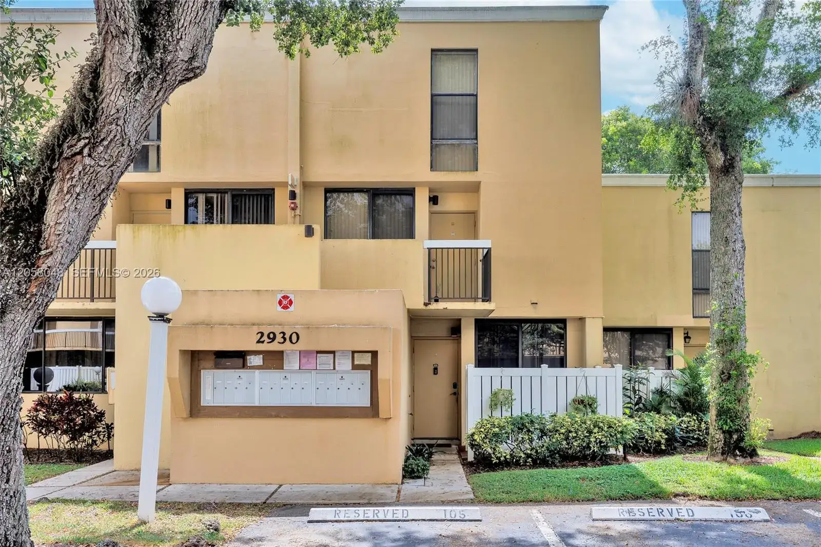 2 bedroom 2 bath Residential Lease for rent at 2930 SW 87th Ter # 1814, Davie FL 33328