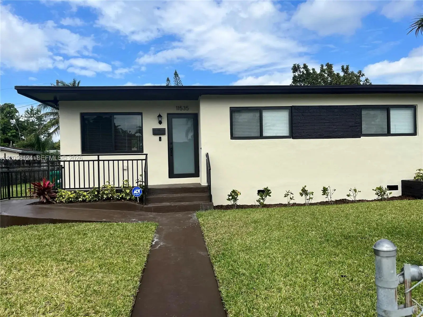 3 bedroom 1 bath Residential Lease for rent at 11535 SW 139th Ter, Miami FL 33176