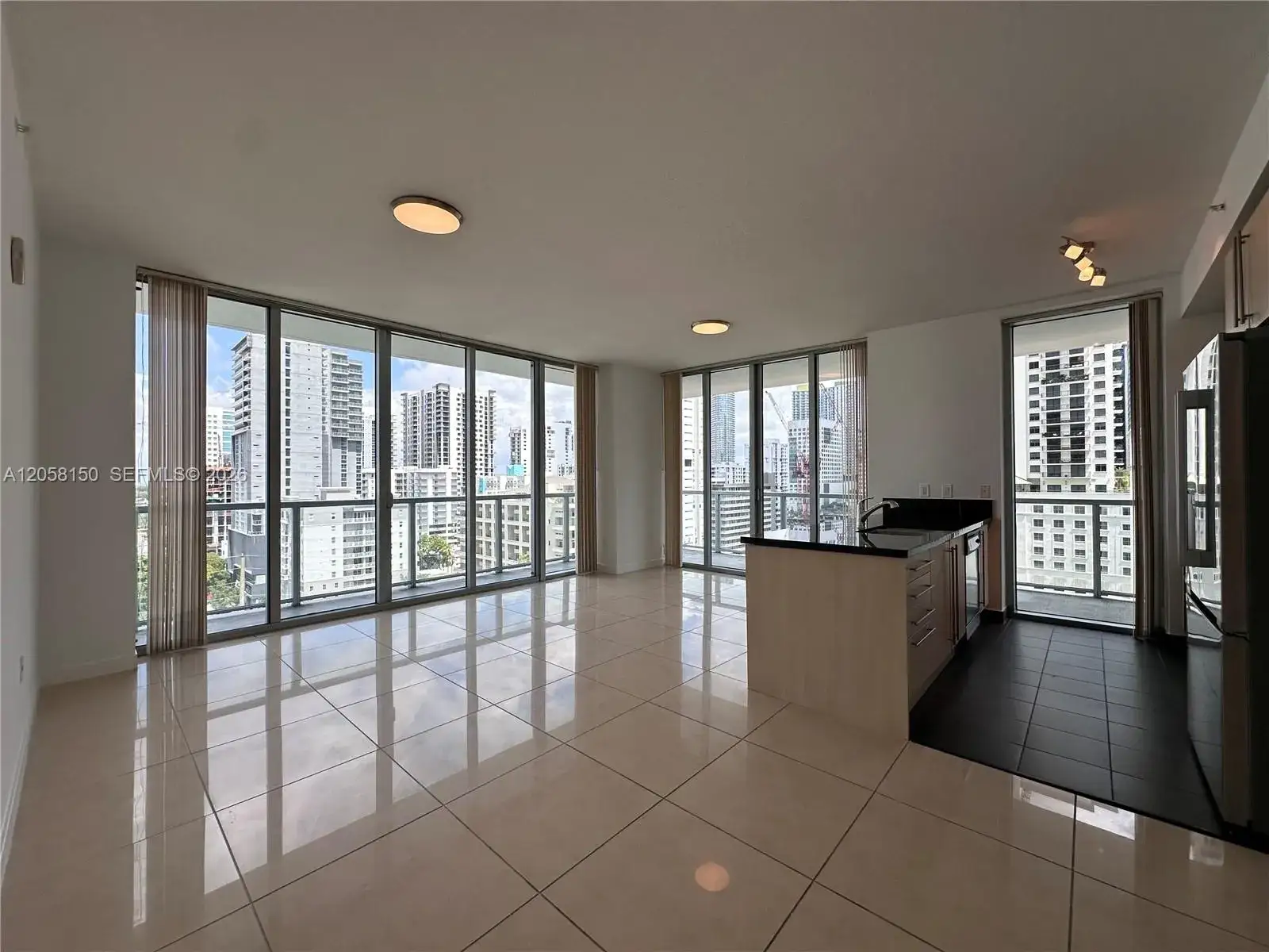 2 bedroom 2 bath Residential Lease for rent at 1111 SW 1st Ave, Miami FL 33130
