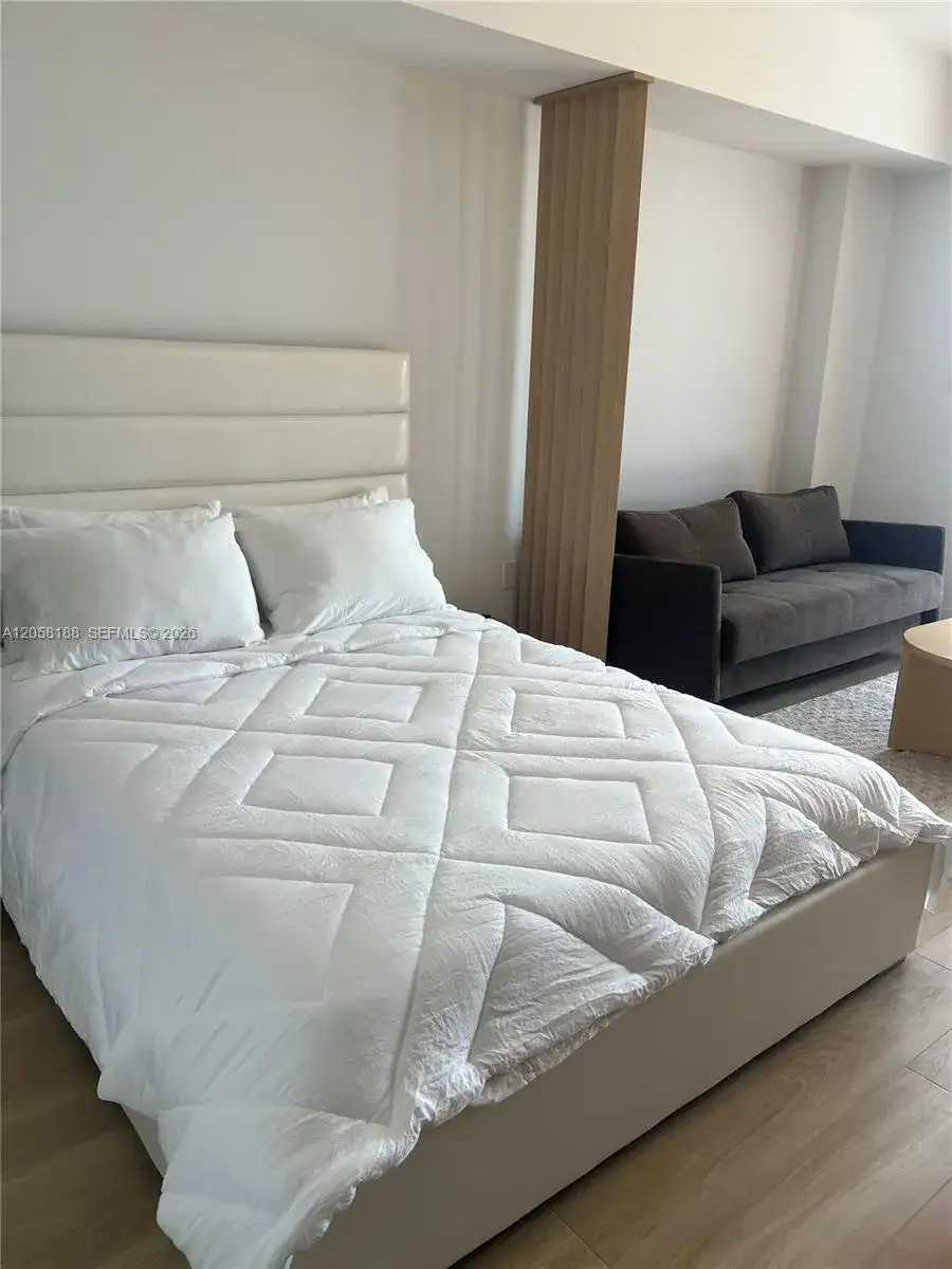 1 bath Residential Lease for rent at 90 NE 32 # 821, Miami FL 33137