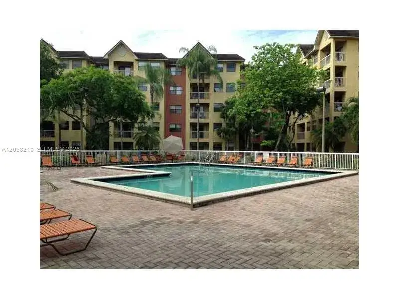 1 bedroom 1 bath Residential Lease for rent at 8343 Lake Dr # 101, Doral FL 33166