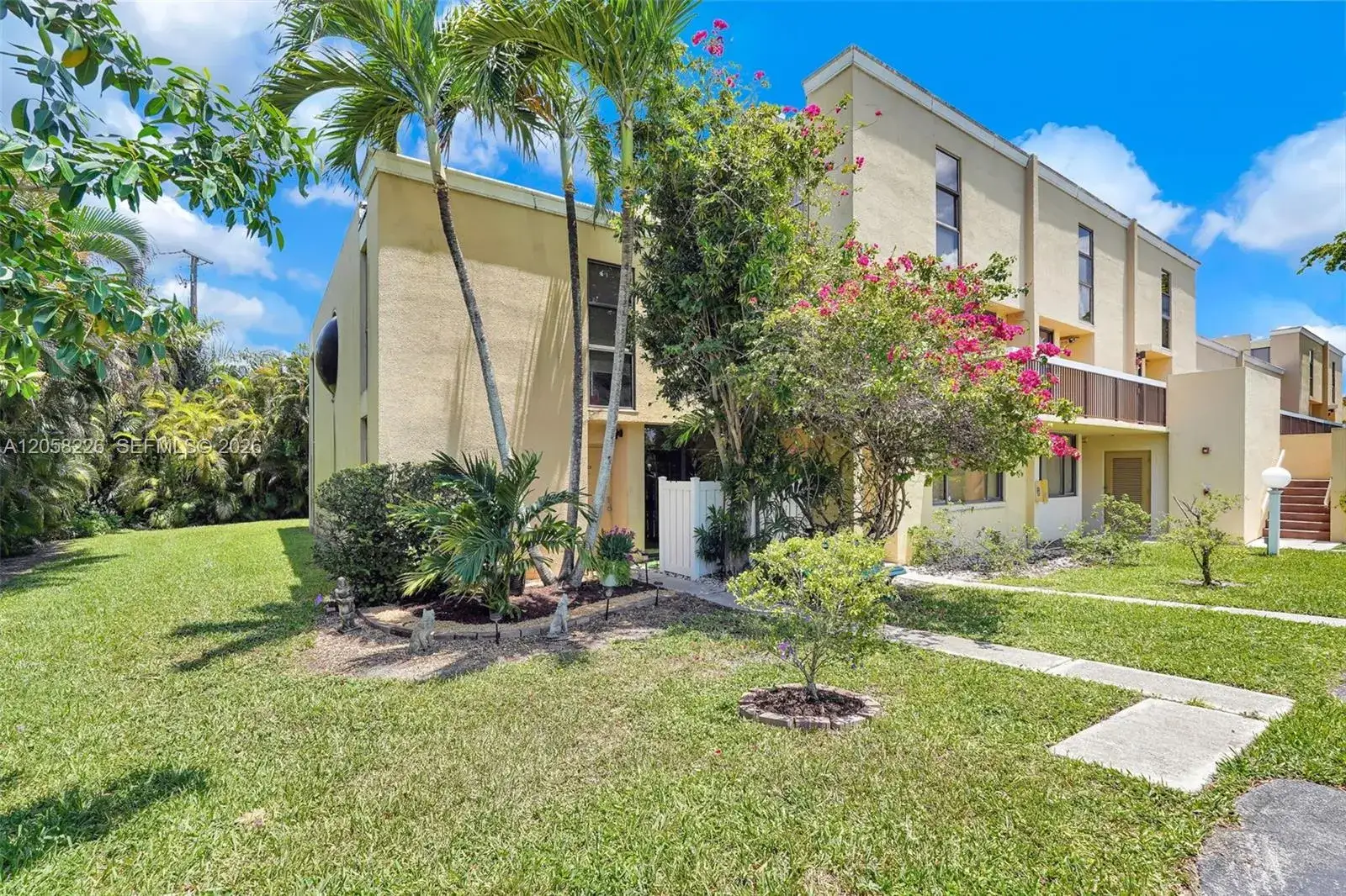 3 bedroom 2 bath Residential for sale at 2811 SW 87th Ter # 1201, Davie FL 33328