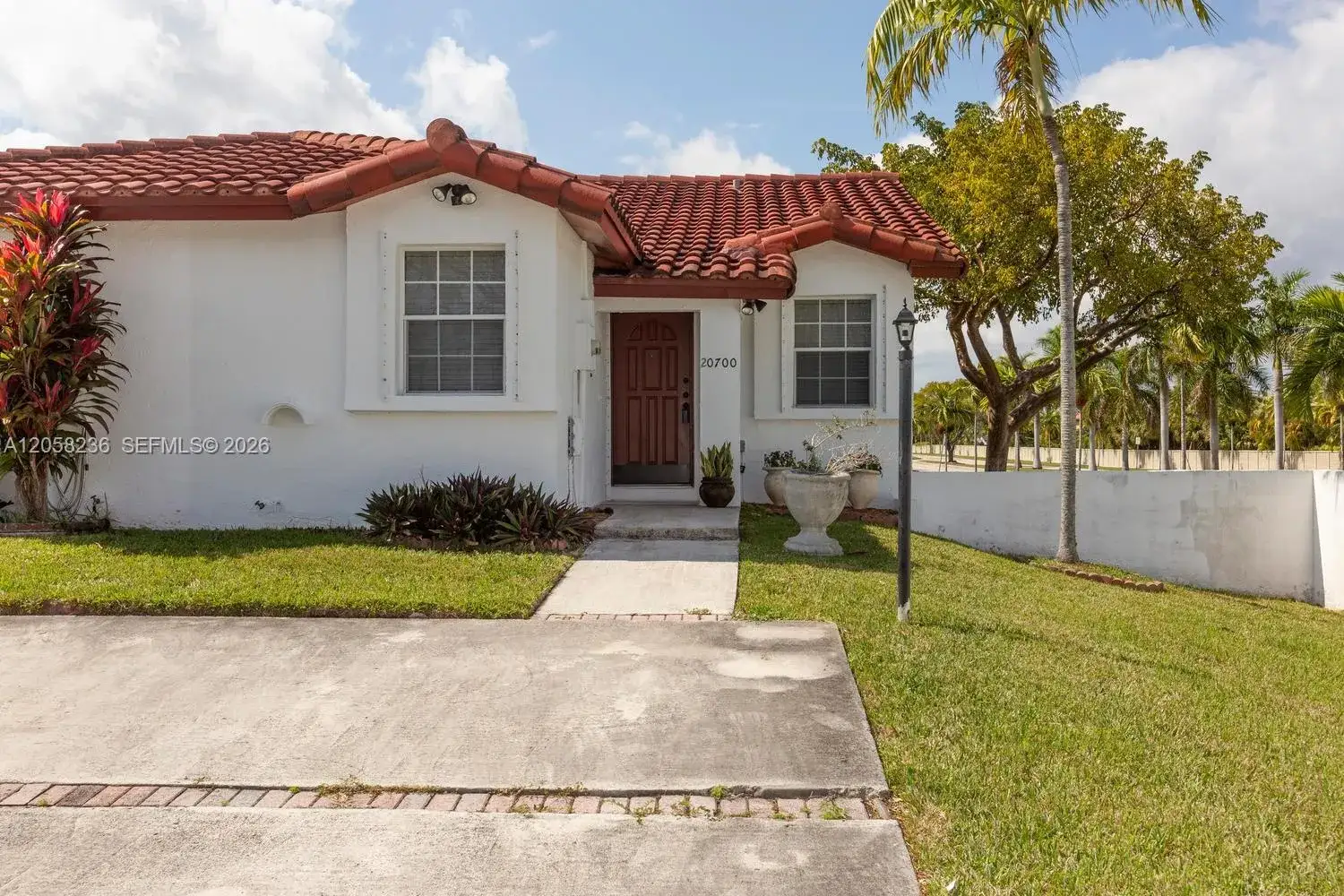 2 bedroom 2 bath Residential Lease for rent at 20700 SW 81st Ave, Cutler Bay FL 33189