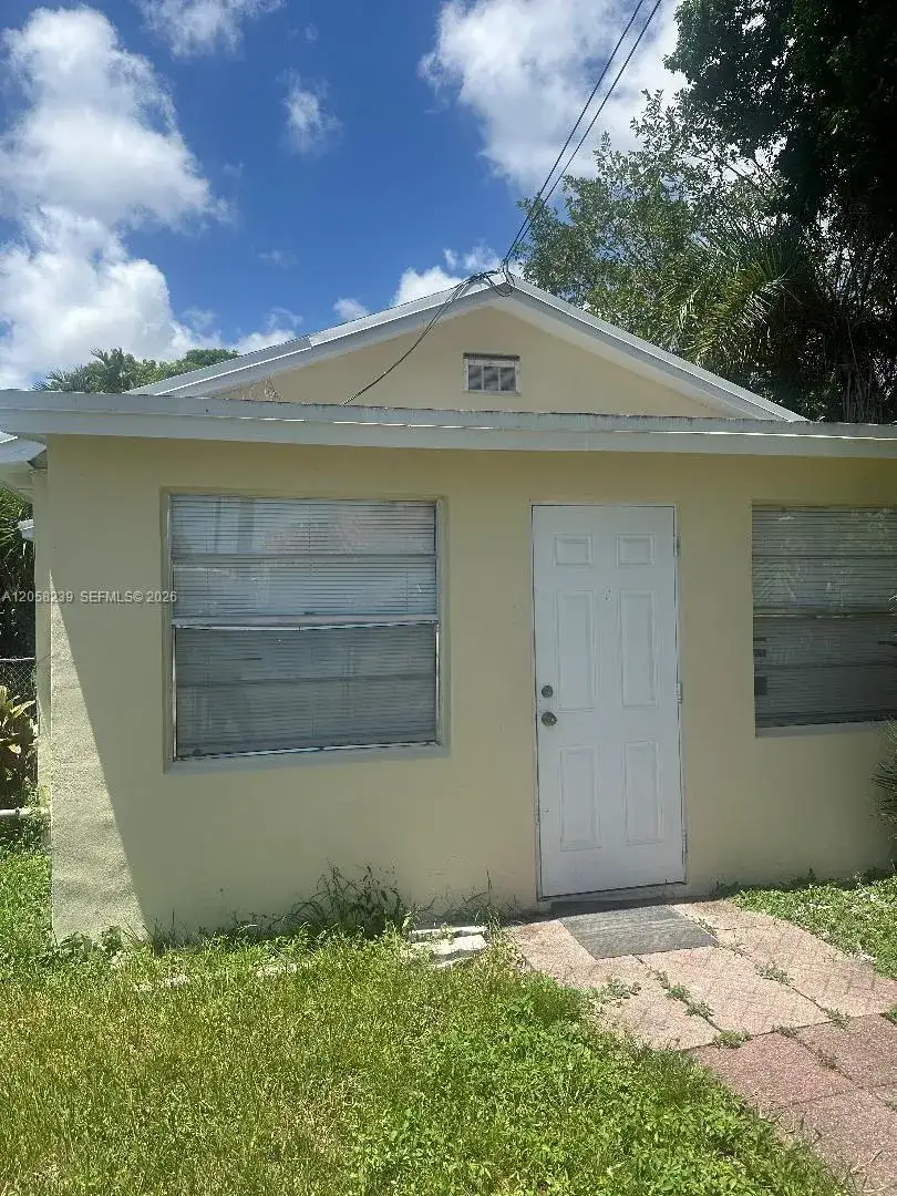 2 bedroom 1 bath Residential Lease for rent at 61 NW 24th Ave, Miami FL 33125