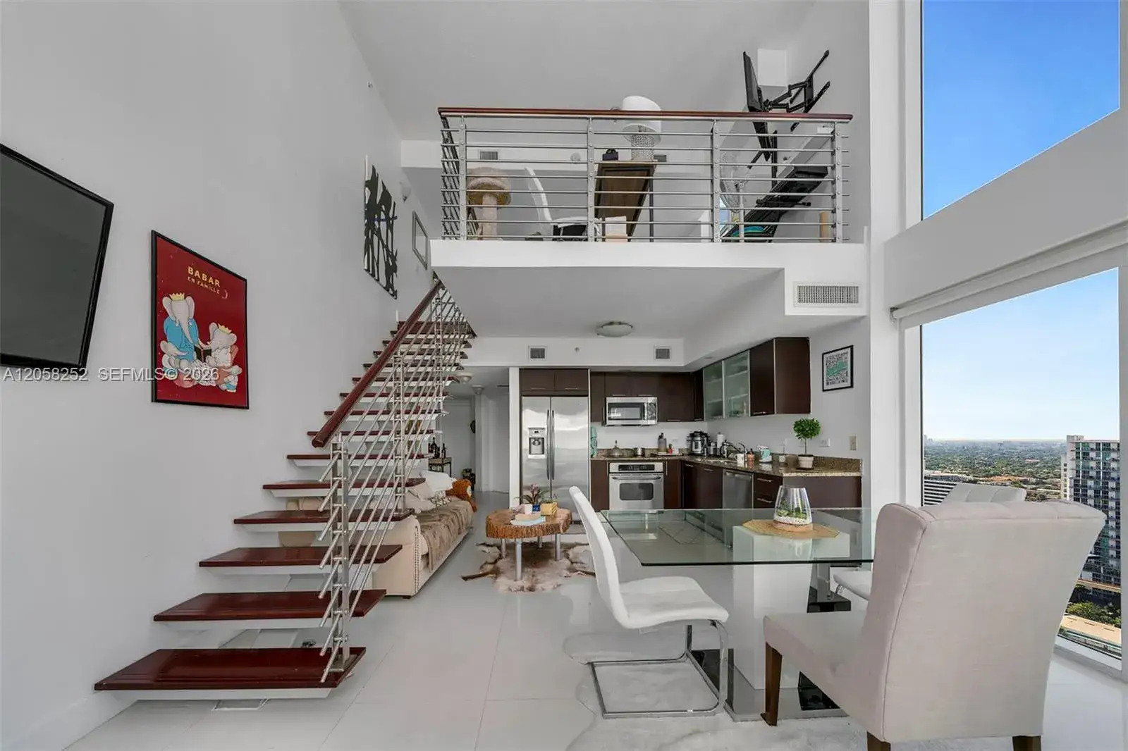 2 bedroom 2 bath Residential Lease for rent at 41 SE 5th St # 2117, Miami FL 33131