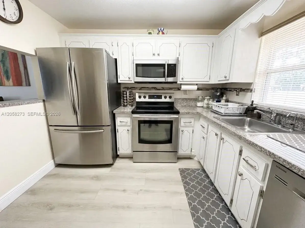 1 bedroom 1 bath Residential for sale at 9801 Sunrise Lakes Blvd # 203, Sunrise FL 33322