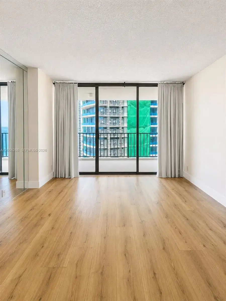 1 bedroom 1 bath Residential for sale at 1865 Brickell Ave # A1802, Miami FL 33129