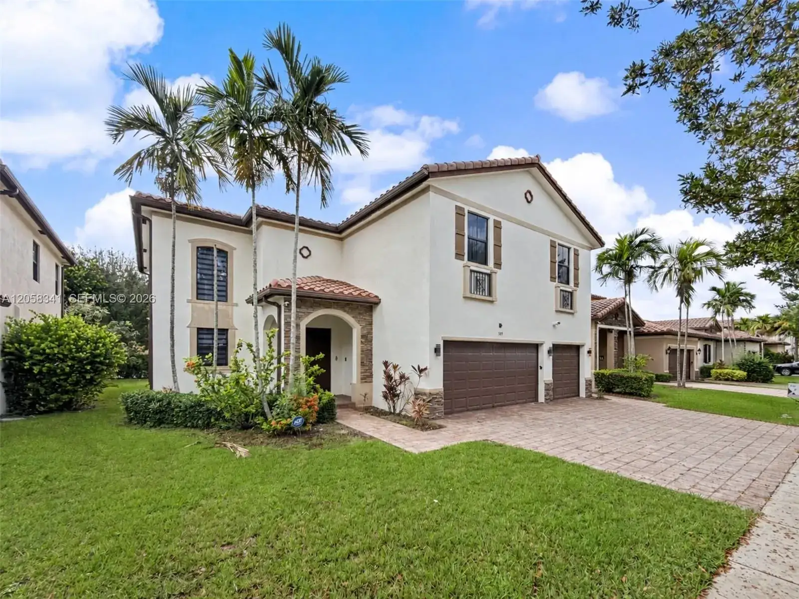 5 bedroom 4 bath Residential for sale at 589 SE 35th Ter, Homestead FL 33033