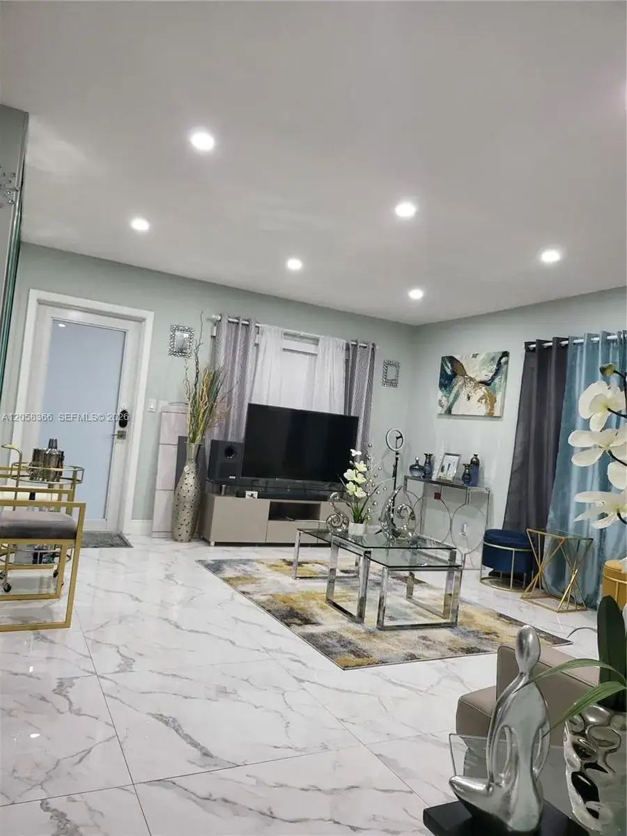 2 bedroom 2 bath Residential for sale at 1747 Rodman St # 110, Hollywood FL 33020