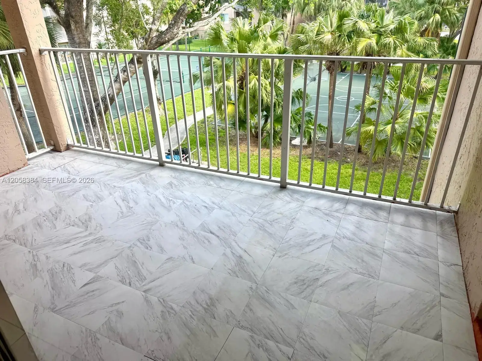3 bedroom 2 bath Residential Lease for rent at 15771 SW 106th Ter # 302, Miami FL 33196