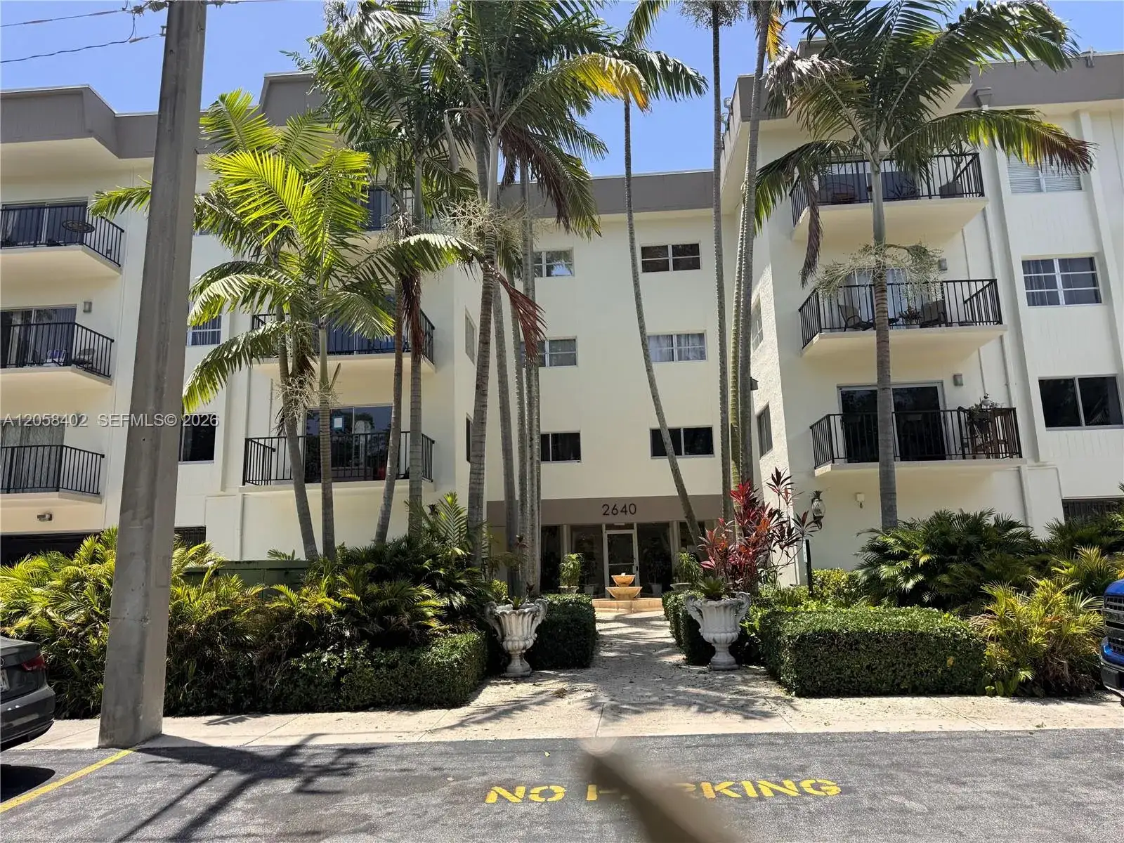 1 bedroom 1 bath Residential Lease for rent at 2640 NE 135th St # 406, North Miami FL 33181
