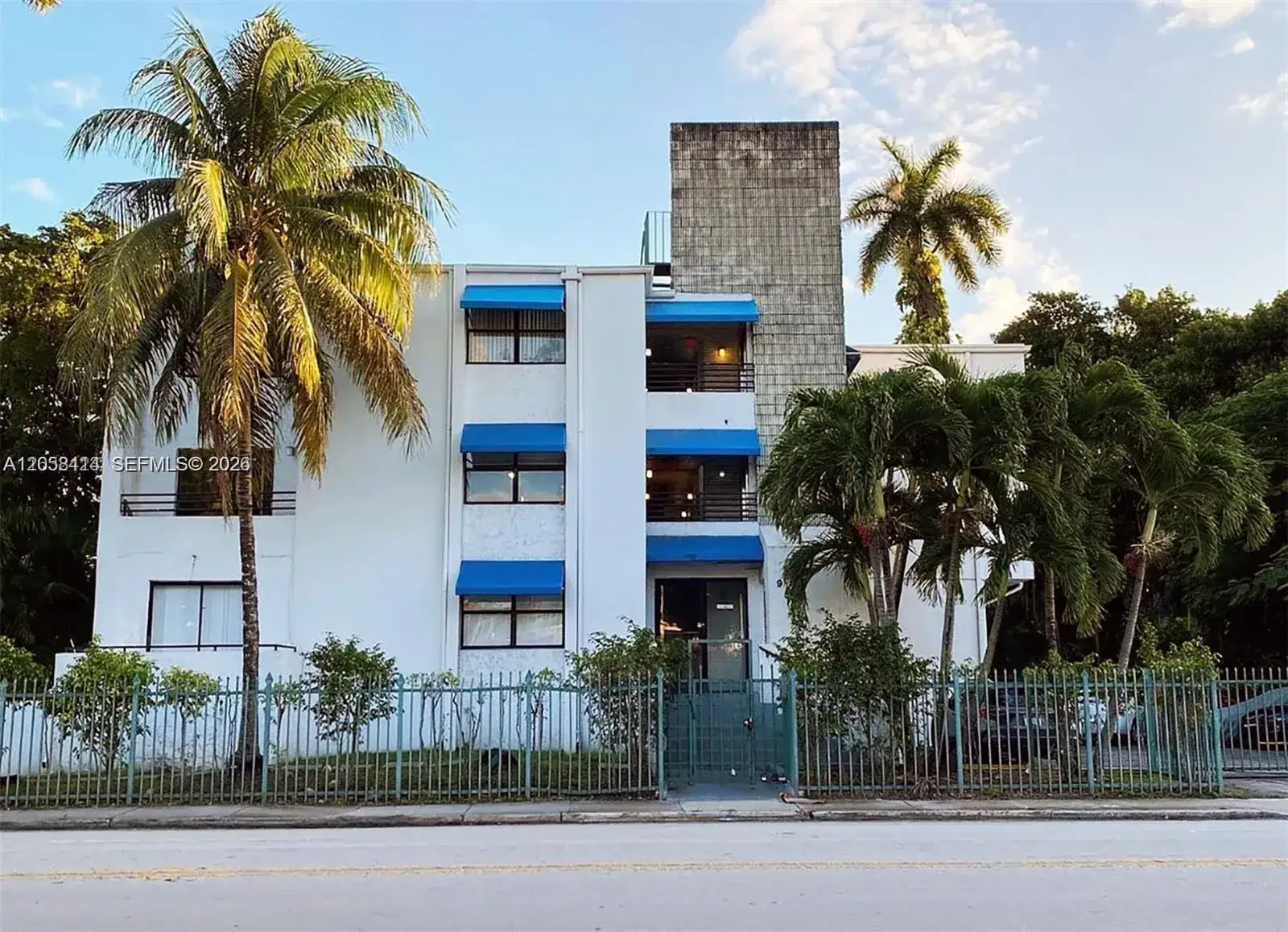 1 bedroom 1 bath Residential Lease for rent at 950 NW 11th St # 1C, Miami FL 33136
