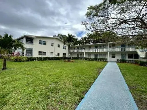 2 bedroom 1 bath Residential Lease for rent at 257 Tilford M # 257, Deerfield Beach FL 33442