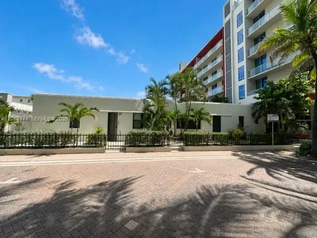 1 bedroom 1 bath Residential for sale at 323 Fillmore St # 10, Hollywood FL 33019