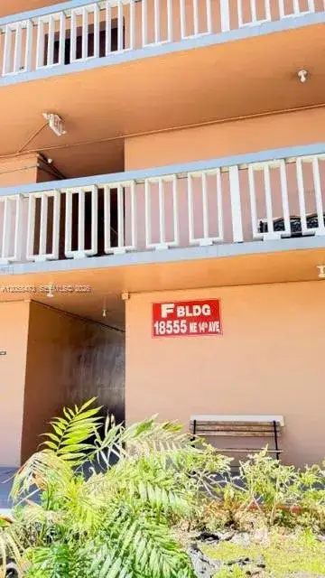 1 bedroom 1 bath Residential for sale at 18555 NE 14th Ave # 615A, Miami FL 33179