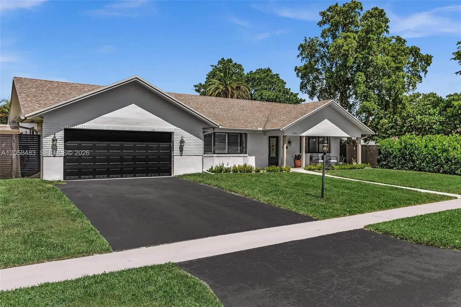 4 bedroom 3 bath Residential for sale at 101 El Dorado Pkwy, Plantation FL 33317