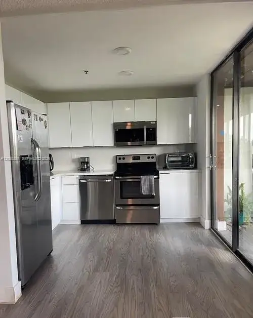 2 bedroom 2 bath Residential Lease for rent at 671 NE 195th St # 404E, Miami FL 33179