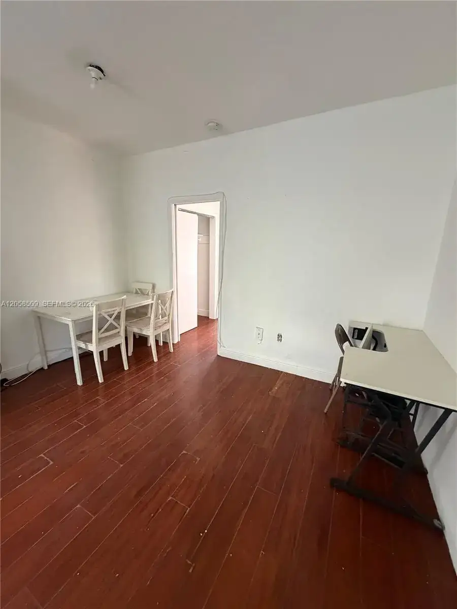 2 bedroom 1 bath Residential Lease for rent at 1026 Euclid Ave # 6, Miami Beach FL 33139