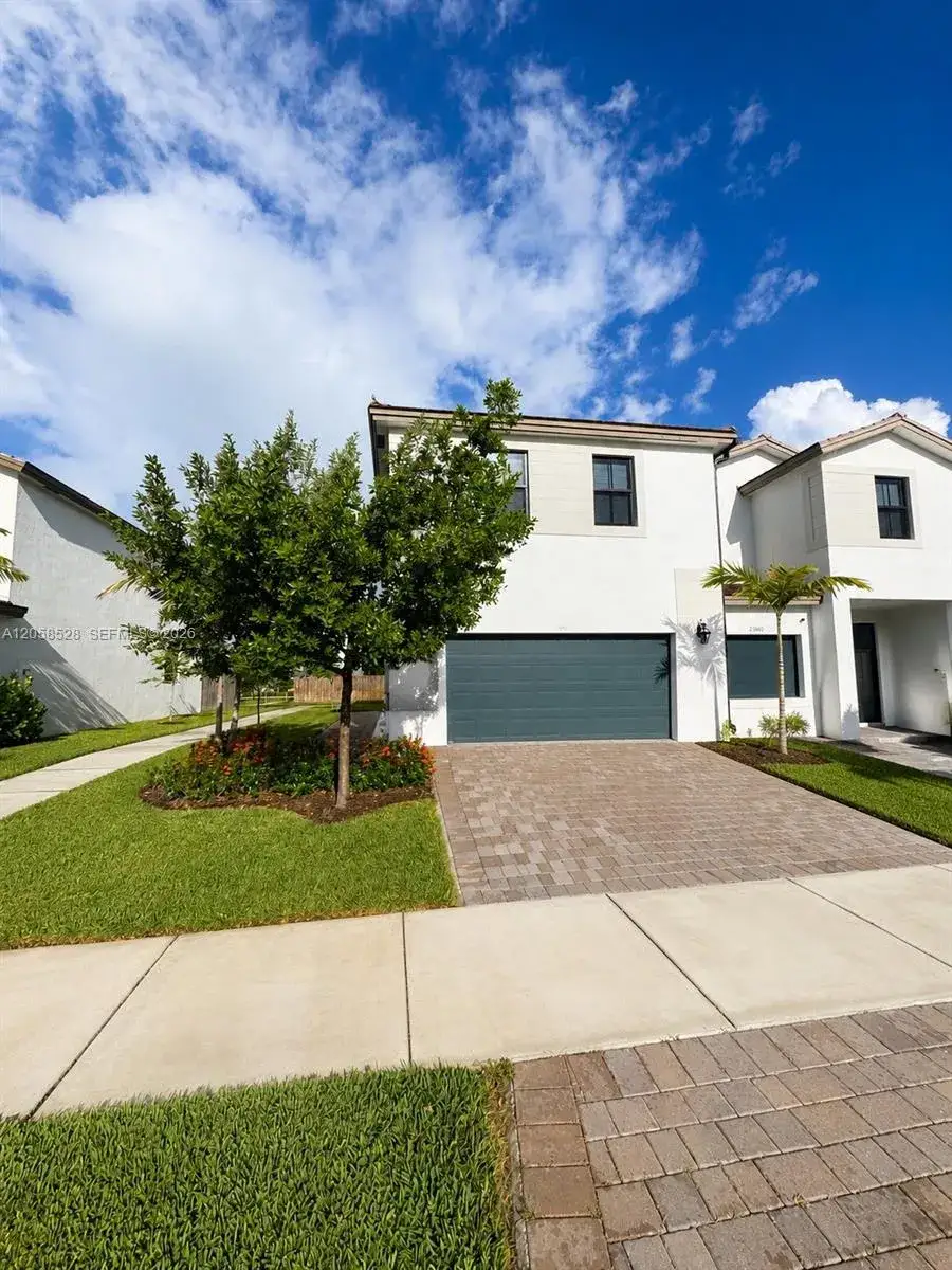 3 bedroom 2 bath Residential for sale at 23068 SW 129th Pl, Miami FL 33170
