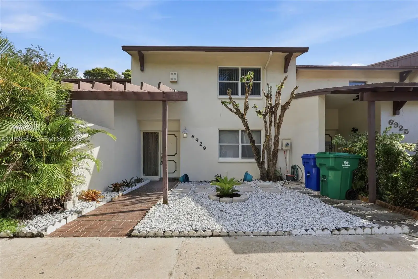 3 bedroom 2 bath Residential Lease for rent at 6929 SW 38th St # L, Miramar FL 33023