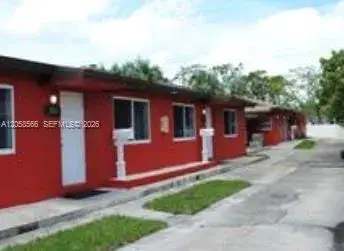5 bedroom 5 bath Residential for sale at 2513 Lincoln St, Hollywood FL 33020