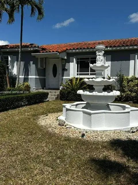 2 bedroom 1 bath Residential Lease for rent at 903 NE 111th St # 903, Biscayne Park FL 33161