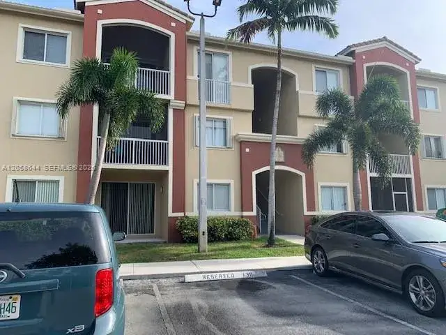 3 bedroom 2 bath Residential Lease for rent at 7085 Nova Dr # 102, Davie FL 33317