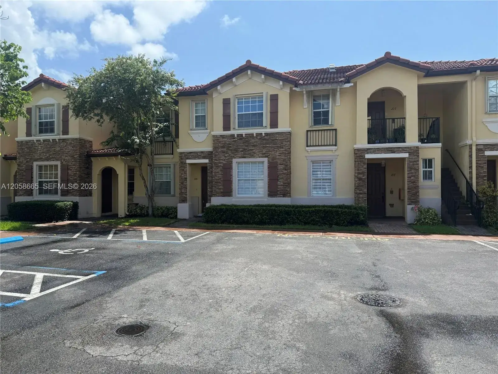 3 bedroom 2 bath Residential Lease for rent at 1655 NE 33rd Rd # 4, Homestead FL 33033
