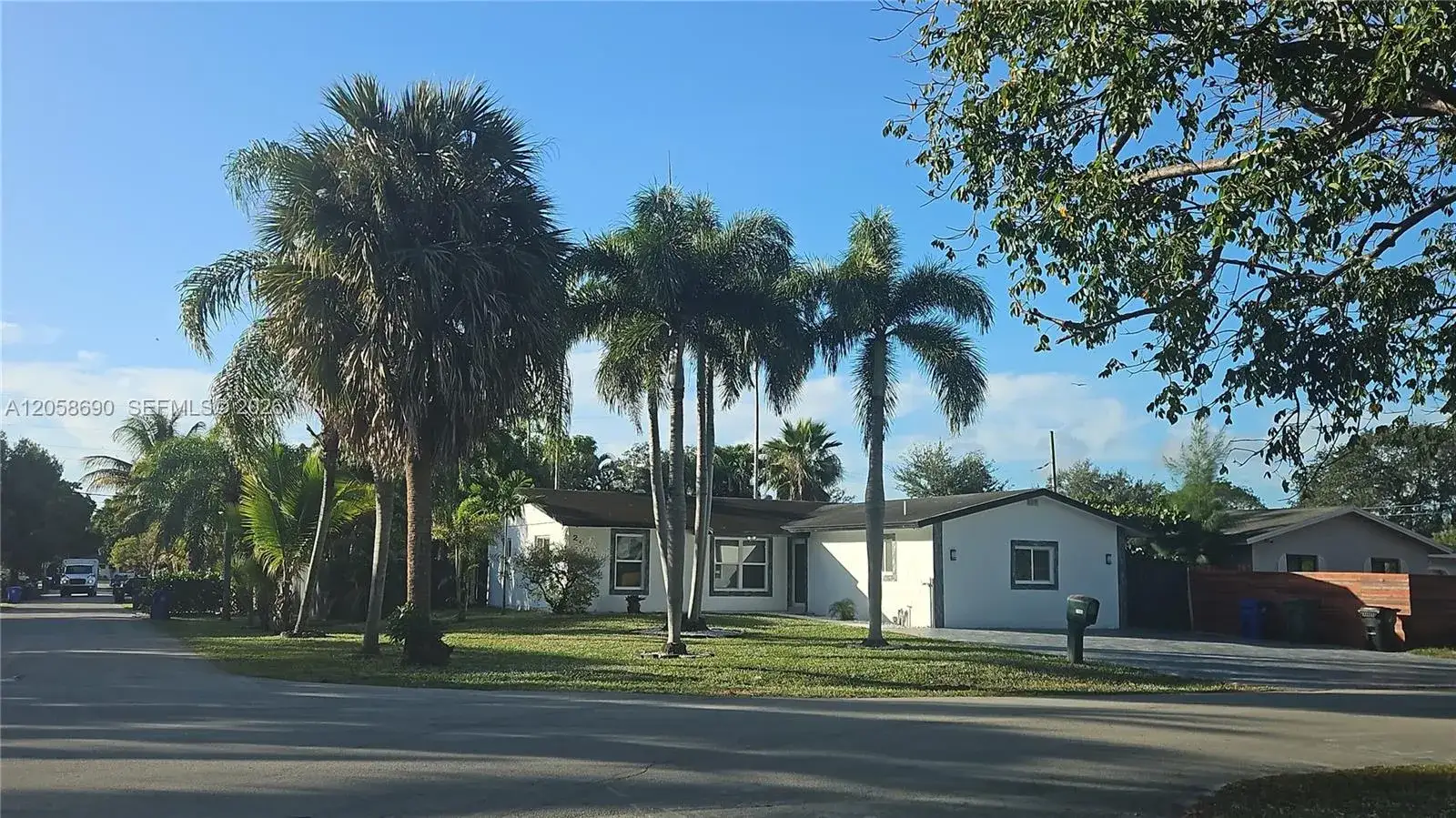 4 bedroom 3 bath Residential for sale at 2900 SW 16th St, Fort Lauderdale FL 33312