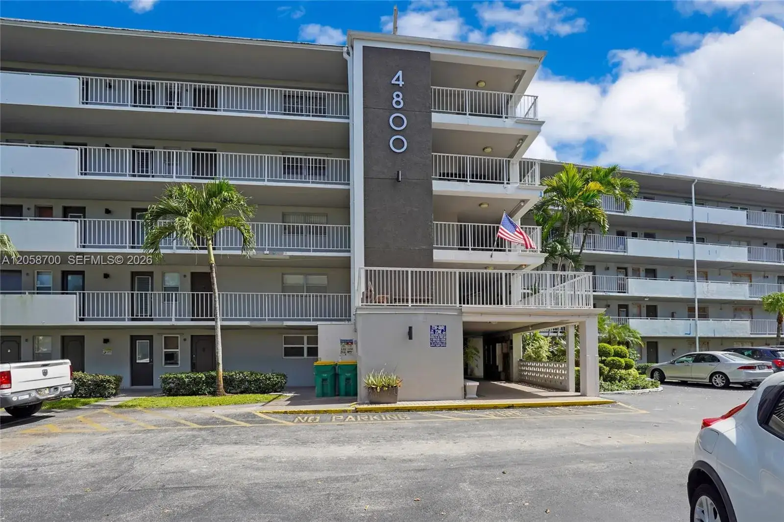 2 bedroom 2 bath Residential for sale at 4800 Hillcrest Ln # 402, Hollywood FL 33021