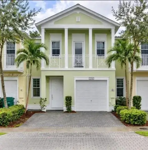 3 bedroom 3 bath Residential Lease for rent at 10780 NW 74th Ln # 10780, Doral FL 33178
