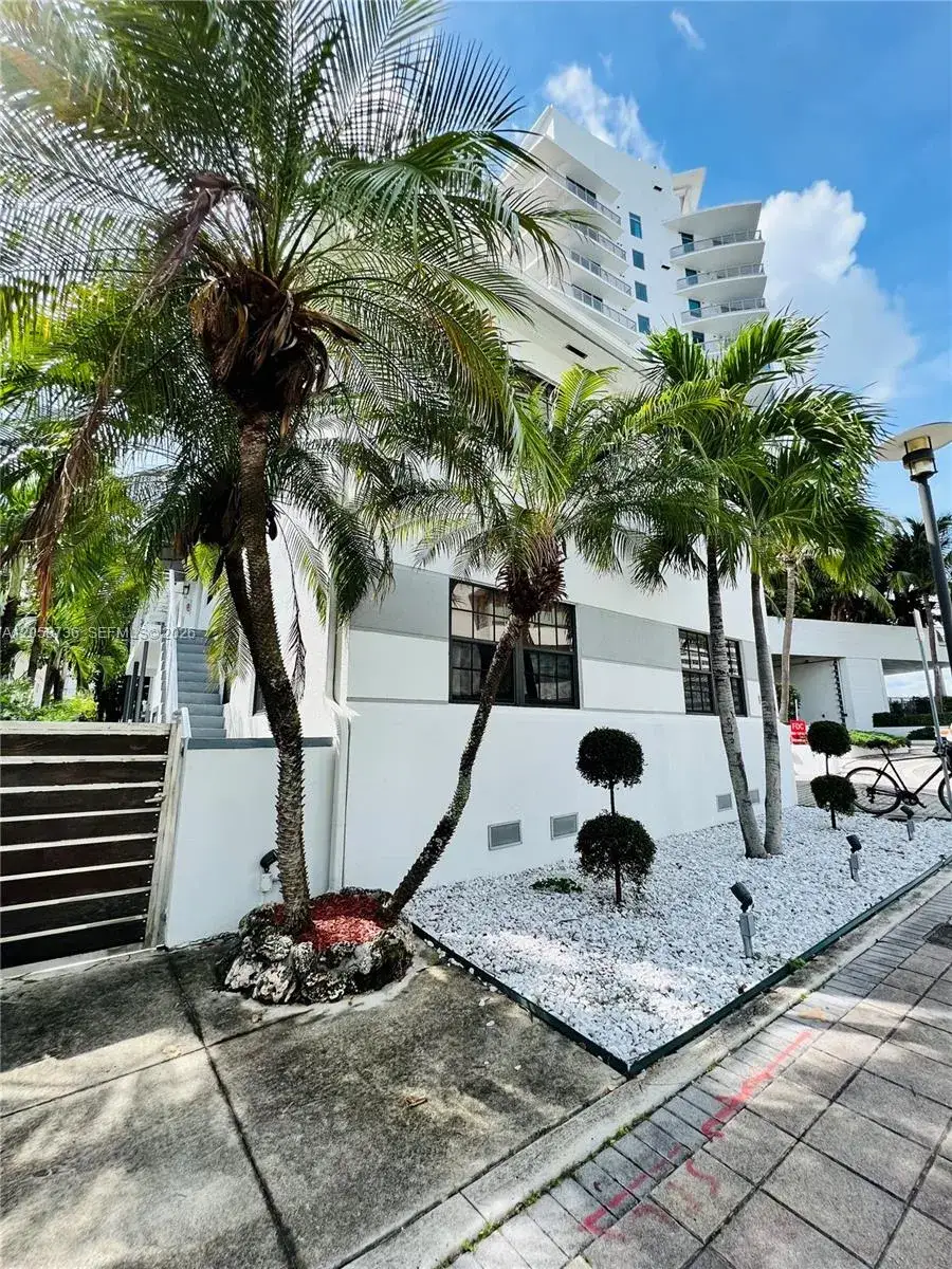 2 bedroom 1 bath Residential Lease for rent at 1470 Lincoln Ter # 2, Miami Beach FL 33139