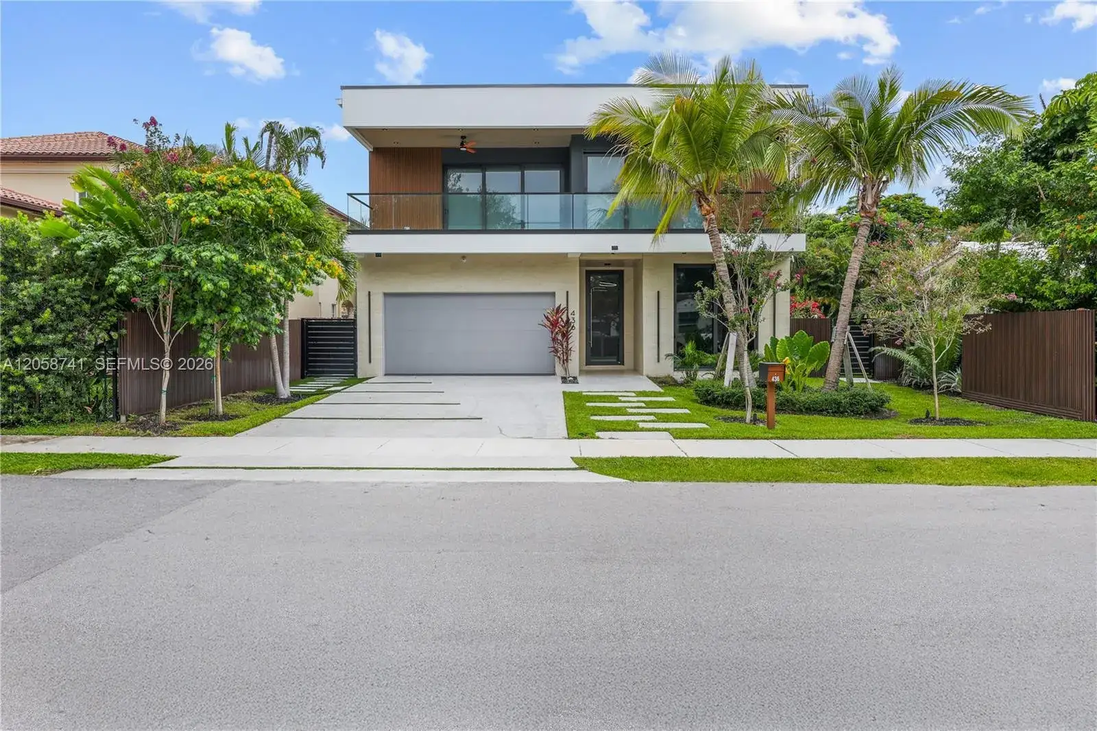 5 bedroom 4 bath Residential for sale at 436 NE 10th Ave, Fort Lauderdale FL 33301
