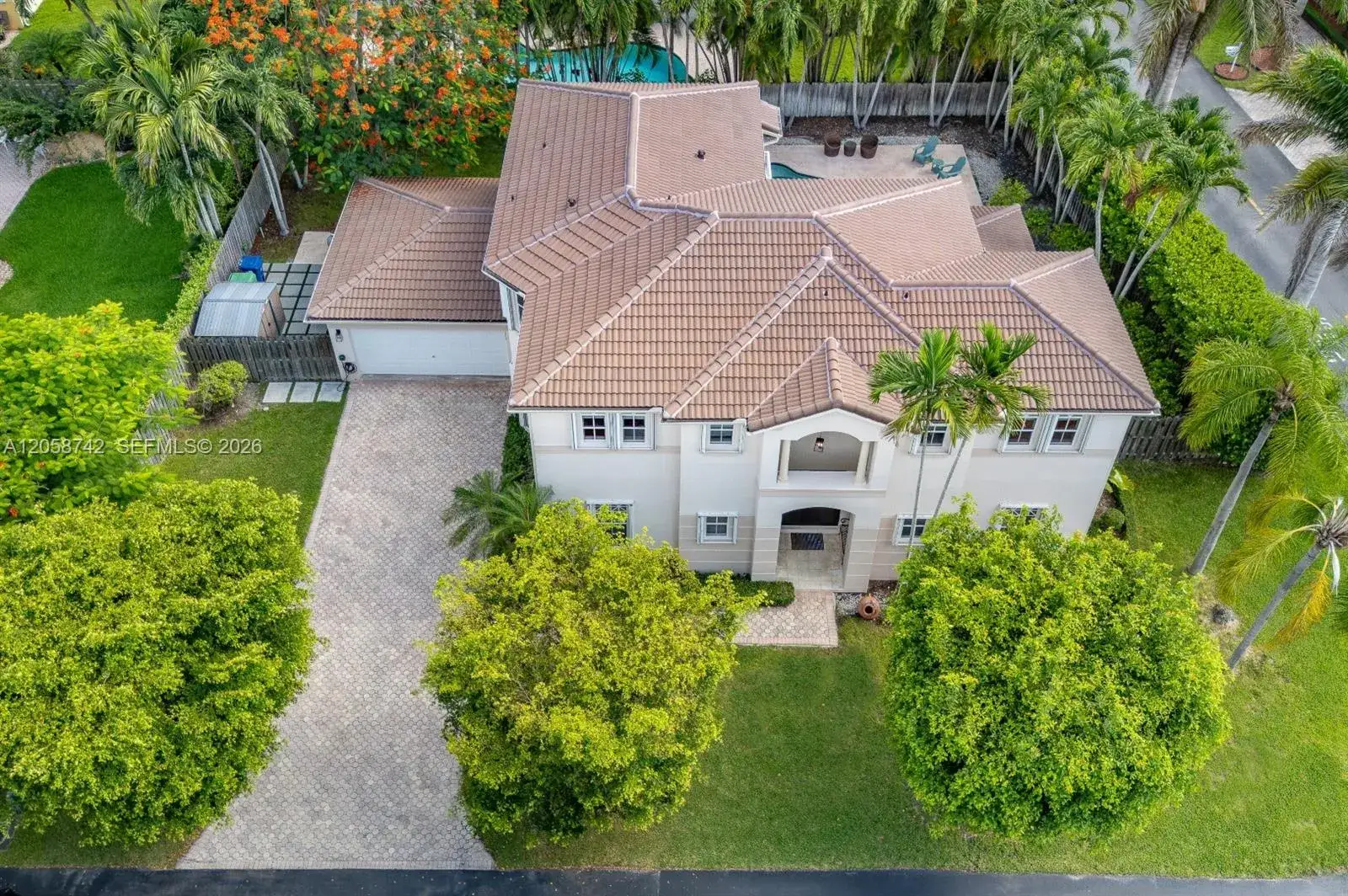 4 bedroom 3 bath Residential for sale at 8425 SW 138th St, Palmetto Bay FL 33158