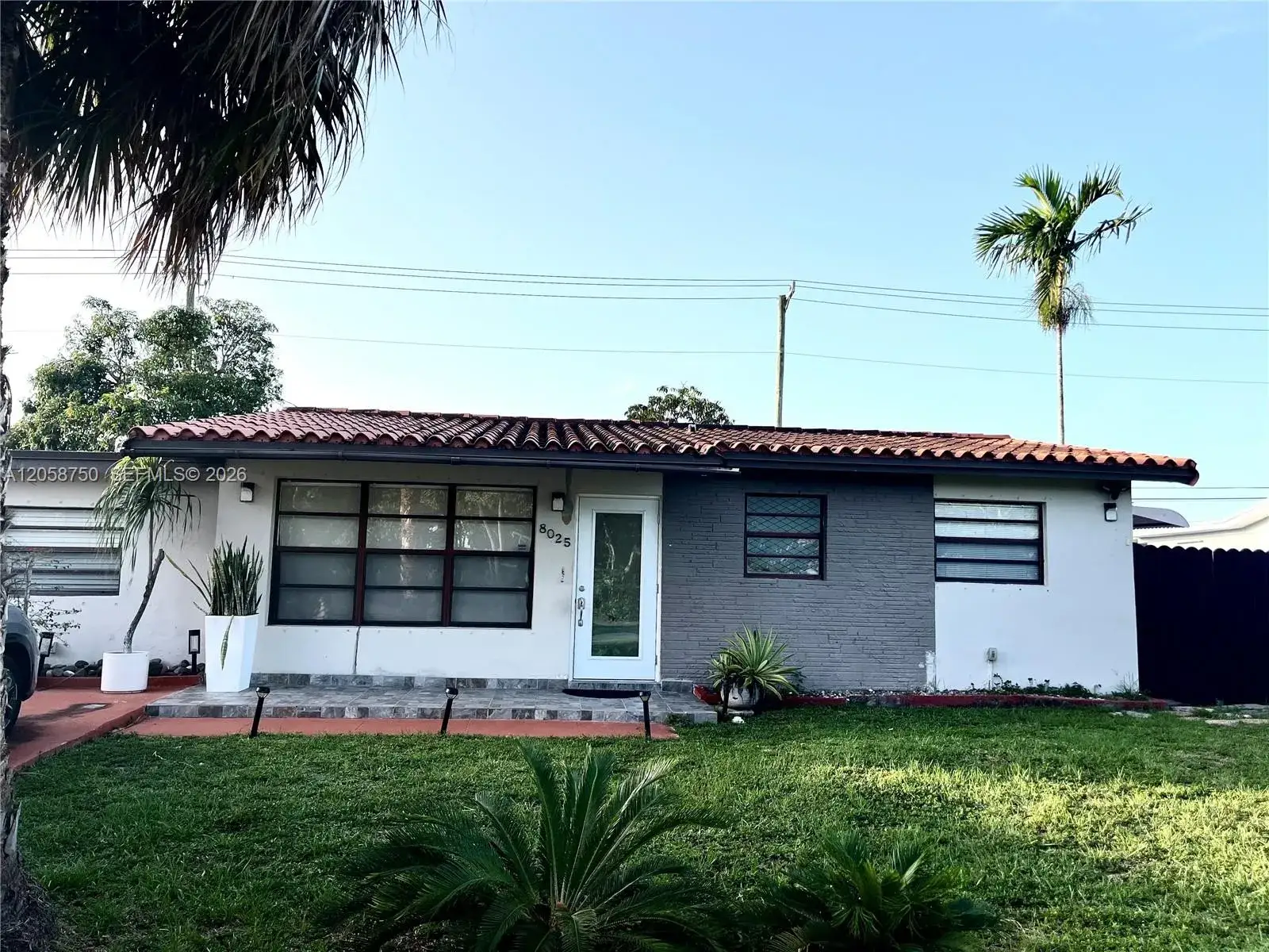 2 bedroom 1 bath Residential for sale at 8025 NW 170th St, Hialeah FL 33015