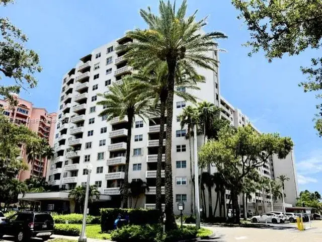 2 bedroom 2 bath Residential Lease for rent at 90 Edgewater Dr # 515, Coral Gables FL 33133