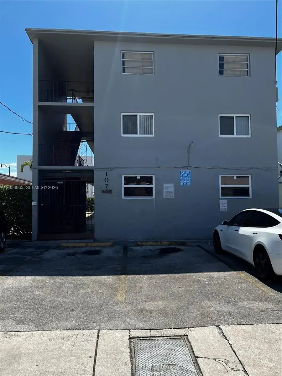 2 bedroom 1 bath Residential Lease for rent at 107 SW 18th Ct # 12, Miami FL 33135