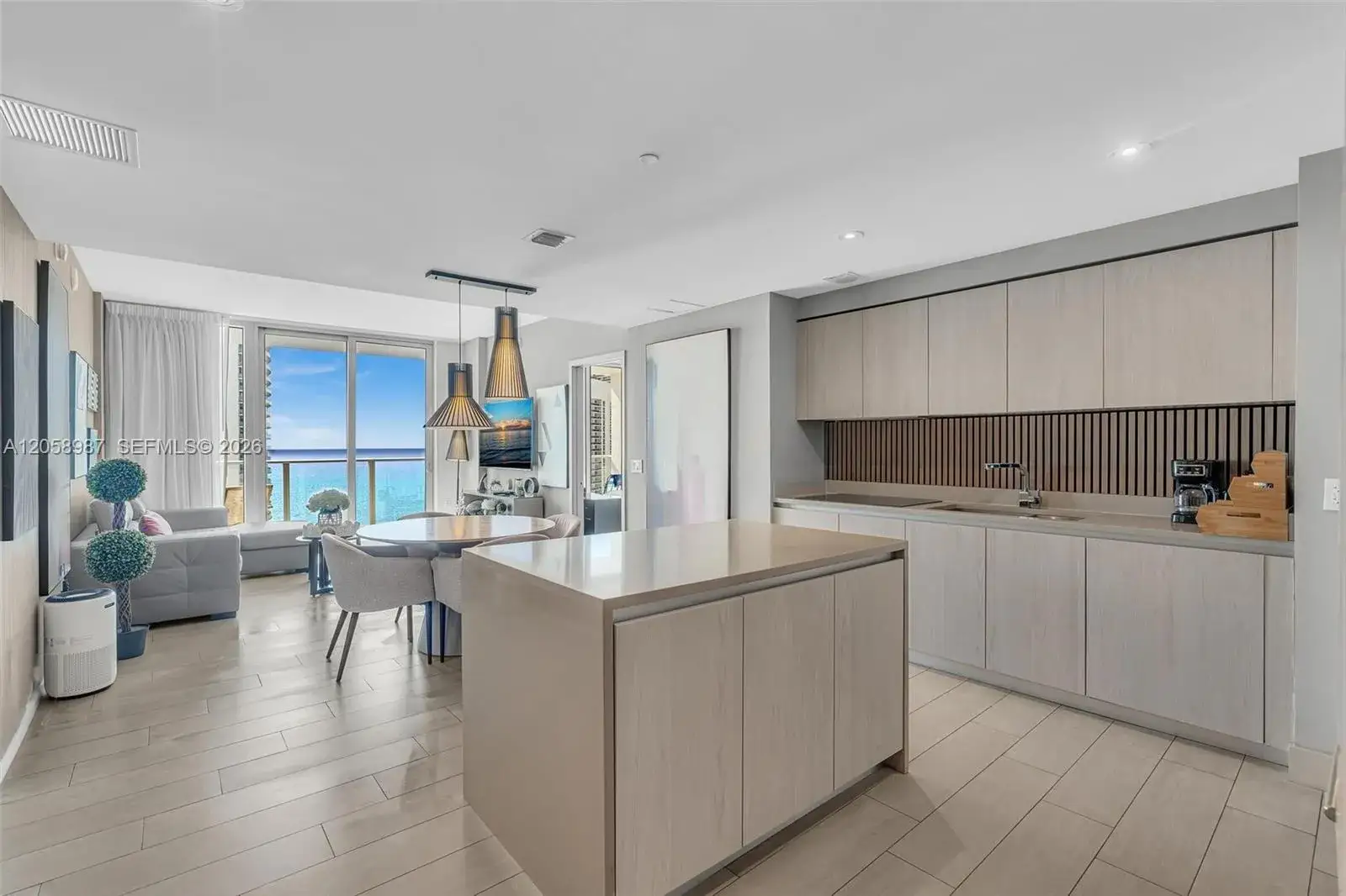 2 bedroom 2 bath Residential for sale at 4010 S Ocean Dr # R3305, Hollywood FL 33019