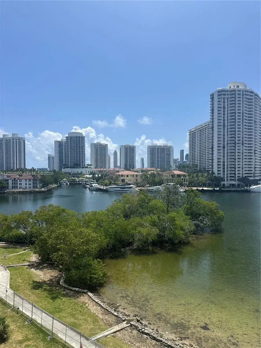 1 bedroom 1 bath Residential for sale at 2930 Point East Dr # E601, Aventura FL 33160