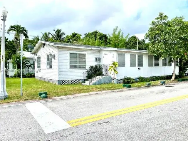 2 bedroom 1 bath Residential Lease for rent at 200 Florida Ave # 200, Coral Gables FL 33133