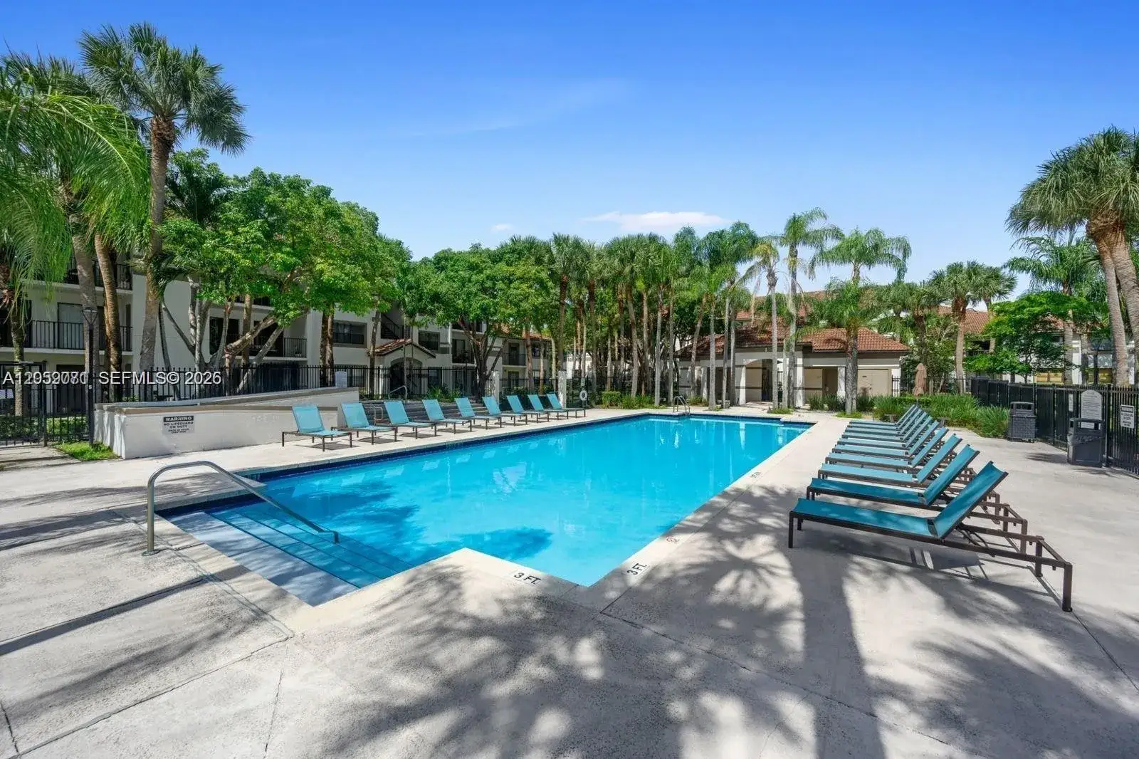 1 bedroom 1 bath Residential for sale at 510 S Park Rd # 10, Hollywood FL 33021