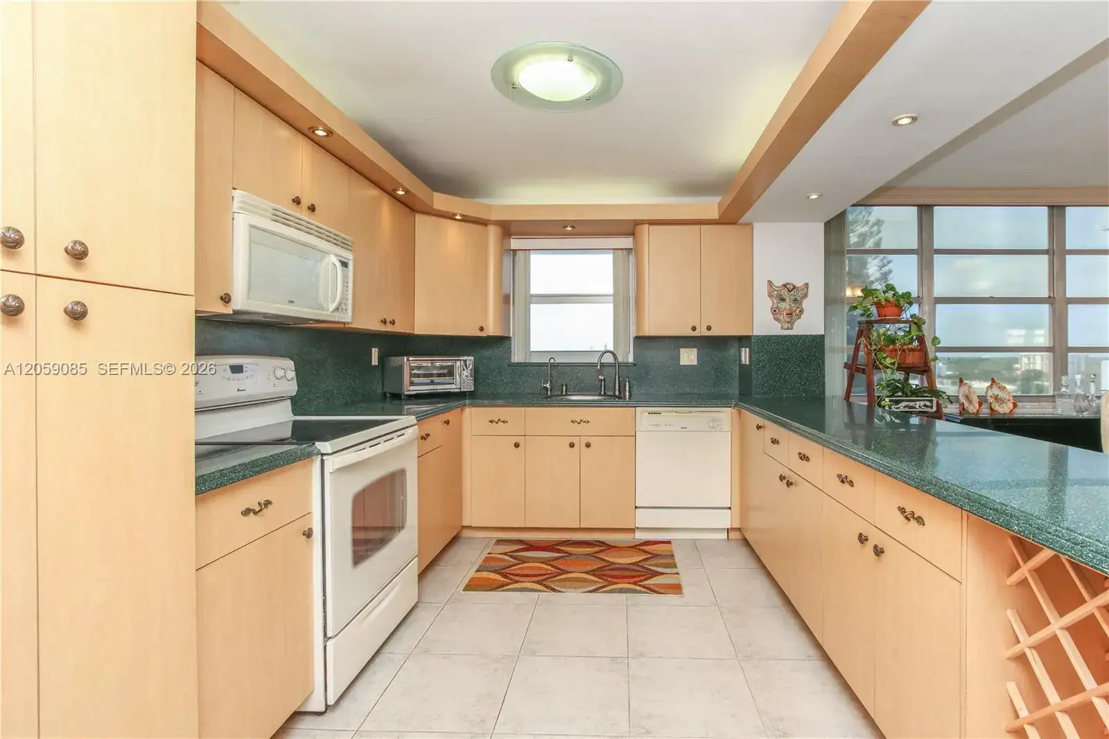2 bedroom 2 bath Residential for sale at 2780 NE 183rd St # 901, Aventura FL 33160