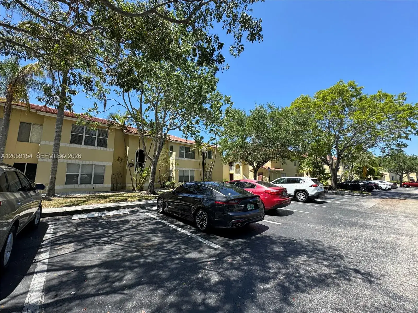 1 bedroom 1 bath Residential for sale at 417 Vista Isles Dr # 2324, Sunrise FL 33325