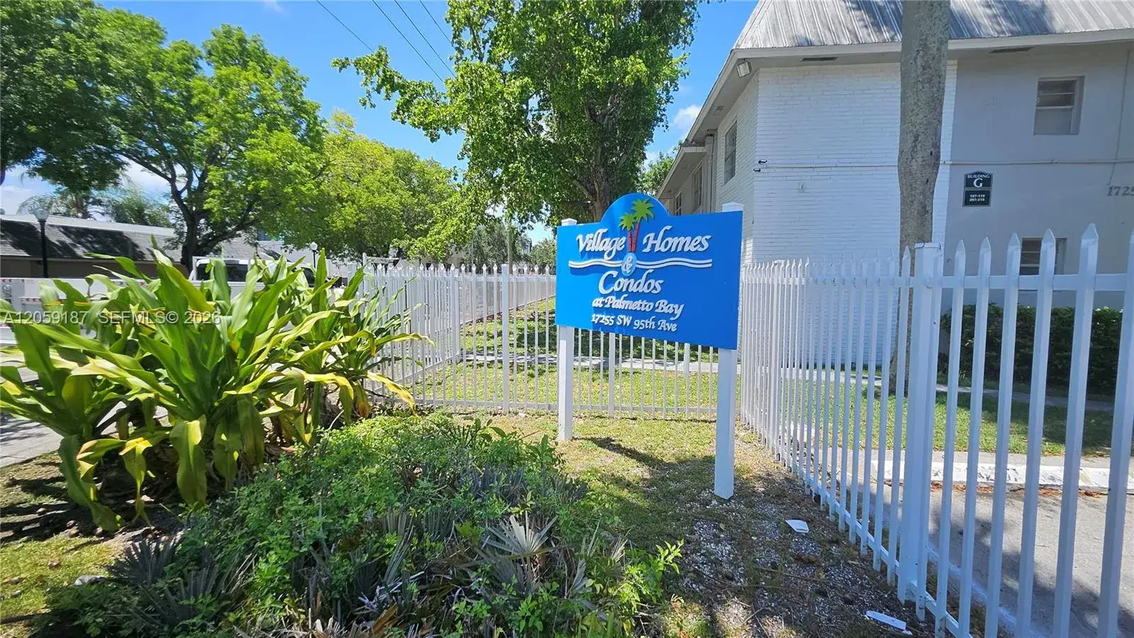 2 bedroom 1 bath Residential Lease for rent at 17255 SW 95th Ave # 211, Palmetto Bay FL 33157
